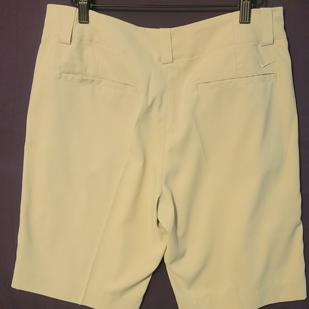 Nikegolf Cream Tailored Bermuda Dri Fit Shorts. Womens Size 10 - Picture 4 of 5